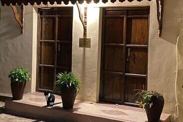 تختخواب و صبحانه Caravan Serai Amour