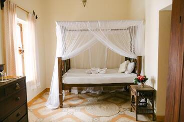 تختخواب و صبحانه Caravan Serai Amour