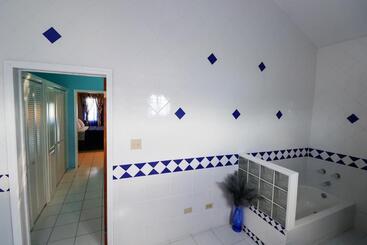 تختخواب و صبحانه C&d Residential Penthouse