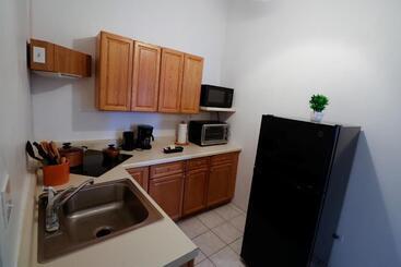 تختخواب و صبحانه C&d Residential Penthouse