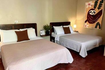 تختخواب و صبحانه Mizaru   Seaview Central Manuel Antonio