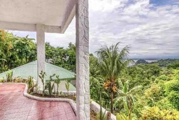 تختخواب و صبحانه Mizaru   Seaview Central Manuel Antonio