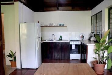 تختخواب و صبحانه Mizaru   Seaview Central Manuel Antonio