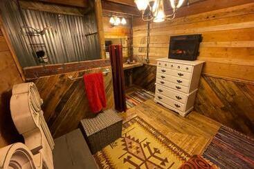 هتل Authentic Barn Bnb