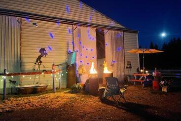 هتل Authentic Barn Bnb