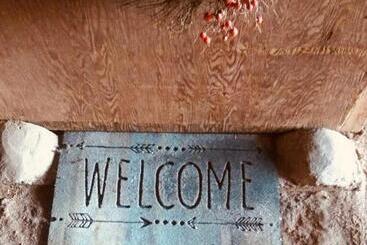هتل Authentic Barn Bnb