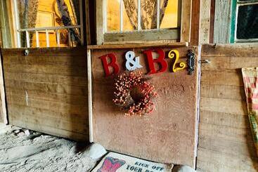 هتل Authentic Barn Bnb