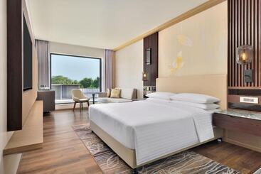 هتل Courtyard By Marriott Gorakhpur