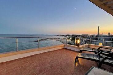 هتل Elizabeth Beach Apartments