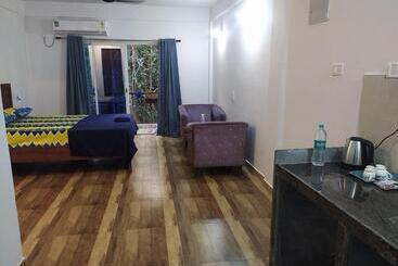 هتل Miranda Guest House By Rosh Hospitality