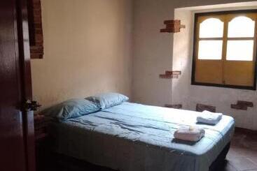 هتل Vihara Hostel