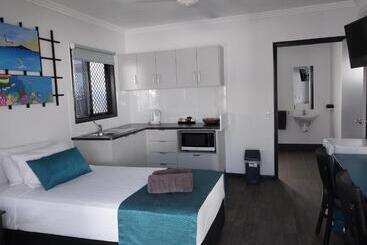 مُتل The Dugongs  Rest