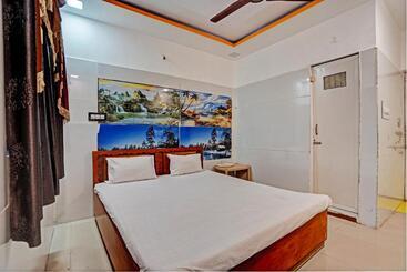 Oyo Hotel Surya Dev