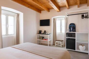 پانسیون Azinheira Suites Townhouse Alojamento Turístico