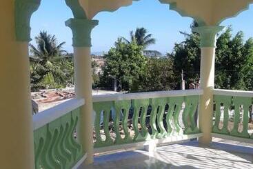 پانسیون Paradise Suite In Old Harbour