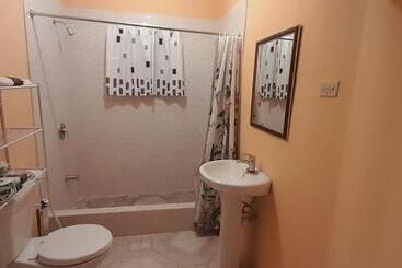 پانسیون Paradise Suite In Old Harbour