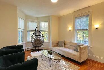 פנסיון 2b1bentire Place Modern Comfort With Old Charm