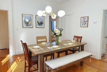 פנסיון 2b1bentire Place Modern Comfort With Old Charm