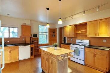 پانسیون 2b1bentire Place Modern Comfort With Old Charm