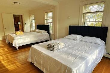 פנסיון 2b1bentire Place Modern Comfort With Old Charm