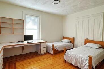 פנסיון 2b1bentire Place Modern Comfort With Old Charm