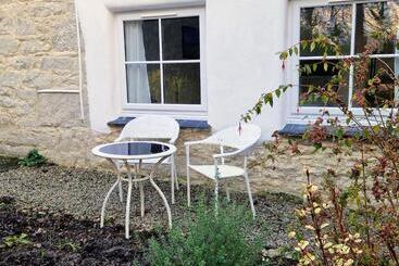 پانسیون Primrose Cottage