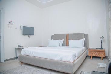 Sakasa Hotel And Suites