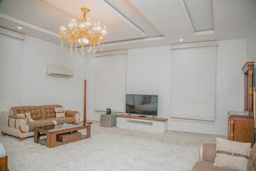 Sakasa Hotel And Suites