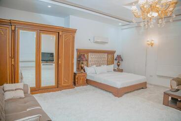 Sakasa Hotel And Suites