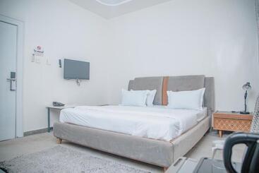 Sakasa Hotel And Suites