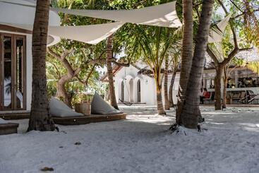Stone Hotels Dhiffushi