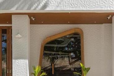 Stone Hotels Dhiffushi
