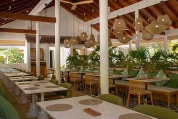 Stone Hotels Dhiffushi
