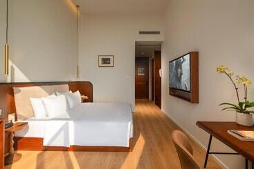 Wuyu Hotel, Smart Park & Happy Valley Jinshansi Metro