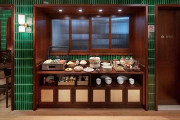 Wuyu Hotel, Smart Park & Happy Valley Jinshansi Metro