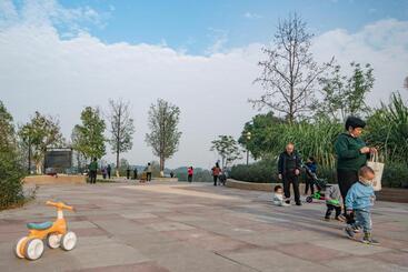 Wuyu Hotel, Smart Park & Happy Valley Jinshansi Metro