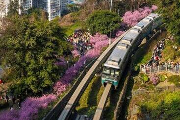 Wuyu Hotel, Smart Park & Happy Valley Jinshansi Metro