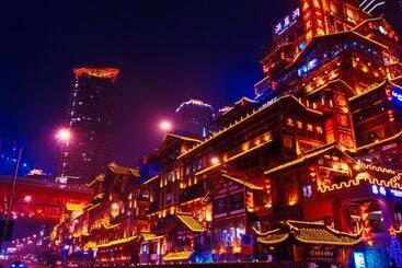 Wuyu Hotel, Smart Park & Happy Valley Jinshansi Metro