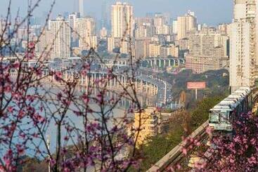 Wuyu Hotel, Smart Park & Happy Valley Jinshansi Metro