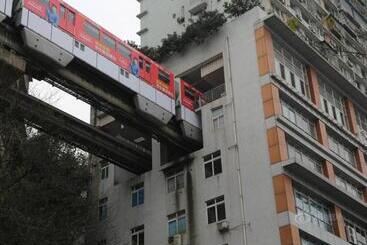 Wuyu Hotel, Smart Park & Happy Valley Jinshansi Metro