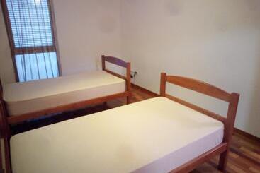 هاستل Costa S Lodging, 5min To The Airport, Shared Room For 2 People, Shuttle Service Available