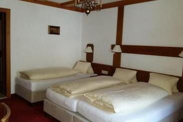 تختخواب و صبحانه Gästehaus Maschler