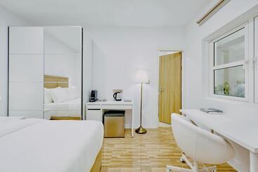 هتل Akomadoo Retreat