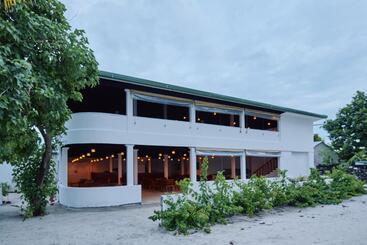 هتل Akomadoo Retreat