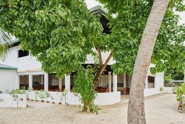 هتل Akomadoo Retreat