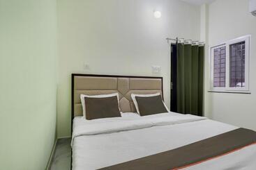 هتل Collection O Aatithya Inn