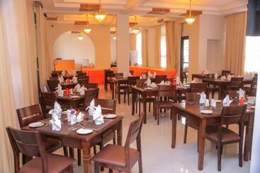 هتل Lemaiyan Suites