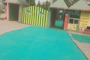 هتل Maharajgarh Resorts At Splash Fun Park Hisar