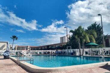 فندق Ocean Landings Resort & Racquet Club