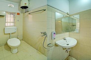 هتل Oyo Ganapati Bhawan Homestay